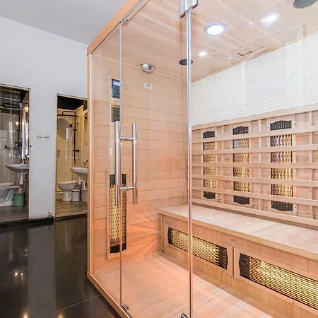 Make Your Own Party - Exclusive 200 Sqm Apartaments With Sauna And Snooker Table Hen&Stag Do Apartment